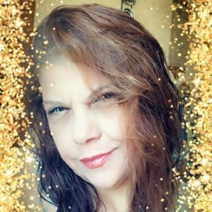 Meet your Posher, Raysa